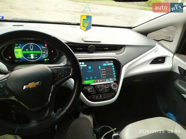 Черный Шевроле Bolt EV, объемом двигателя 0 л и пробегом 93 тыс. км за 14100 $, фото 59 на Automoto.ua