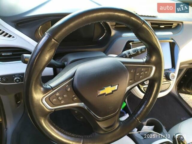 Черный Шевроле Bolt EV, объемом двигателя 0 л и пробегом 93 тыс. км за 14100 $, фото 63 на Automoto.ua