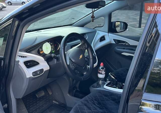 Черный Шевроле Bolt EV, объемом двигателя 0 л и пробегом 75 тыс. км за 14200 $, фото 24 на Automoto.ua