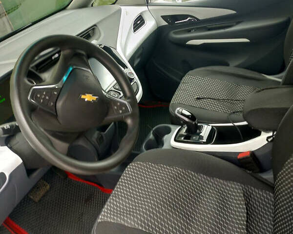 Черный Шевроле Bolt EV, объемом двигателя 0 л и пробегом 65 тыс. км за 22000 $, фото 3 на Automoto.ua