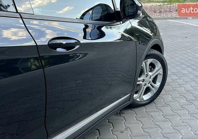 Черный Шевроле Bolt EV, объемом двигателя 0 л и пробегом 75 тыс. км за 14200 $, фото 22 на Automoto.ua