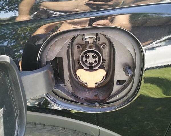 Черный Шевроле Bolt EV, объемом двигателя 0 л и пробегом 104 тыс. км за 16700 $, фото 9 на Automoto.ua
