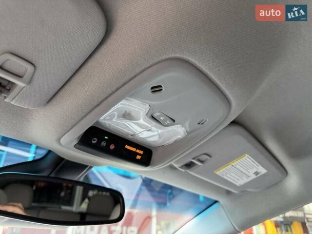 Черный Шевроле Bolt EV, объемом двигателя 0 л и пробегом 61 тыс. км за 14800 $, фото 28 на Automoto.ua