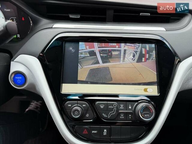 Черный Шевроле Bolt EV, объемом двигателя 0 л и пробегом 61 тыс. км за 14800 $, фото 24 на Automoto.ua