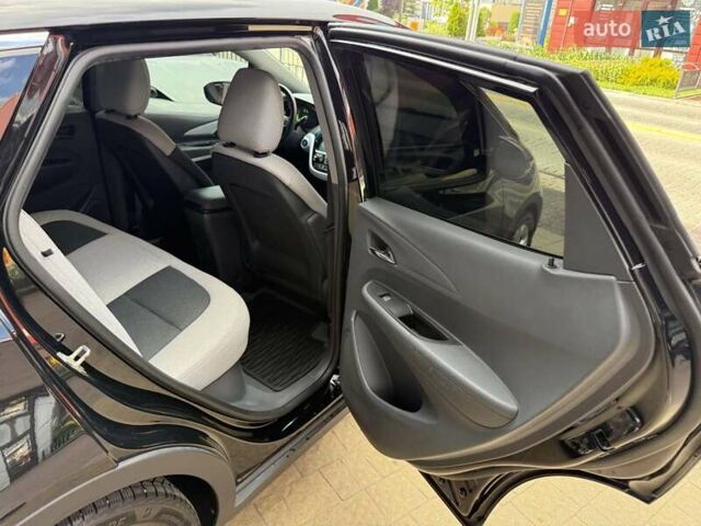 Черный Шевроле Bolt EV, объемом двигателя 0 л и пробегом 61 тыс. км за 14800 $, фото 34 на Automoto.ua