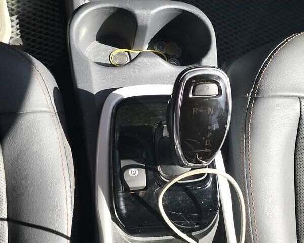 Черный Шевроле Bolt EV, объемом двигателя 0 л и пробегом 104 тыс. км за 16700 $, фото 12 на Automoto.ua