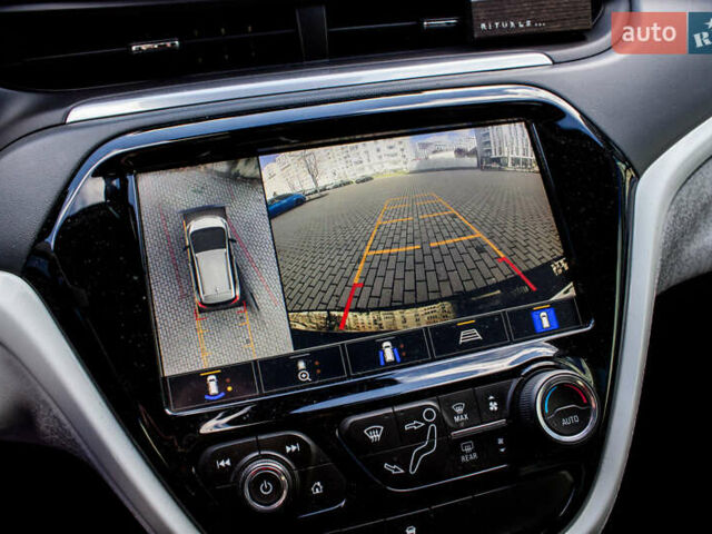 Черный Шевроле Bolt EV, объемом двигателя 0 л и пробегом 84 тыс. км за 18900 $, фото 49 на Automoto.ua