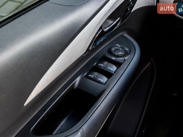 Черный Шевроле Bolt EV, объемом двигателя 0 л и пробегом 85 тыс. км за 17200 $, фото 22 на Automoto.ua