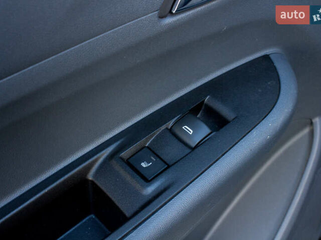 Черный Шевроле Bolt EV, объемом двигателя 0 л и пробегом 84 тыс. км за 18900 $, фото 28 на Automoto.ua