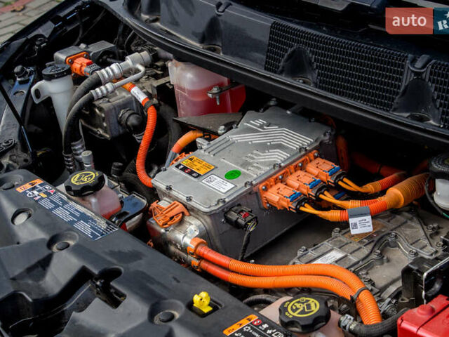 Черный Шевроле Bolt EV, объемом двигателя 0 л и пробегом 85 тыс. км за 17200 $, фото 46 на Automoto.ua