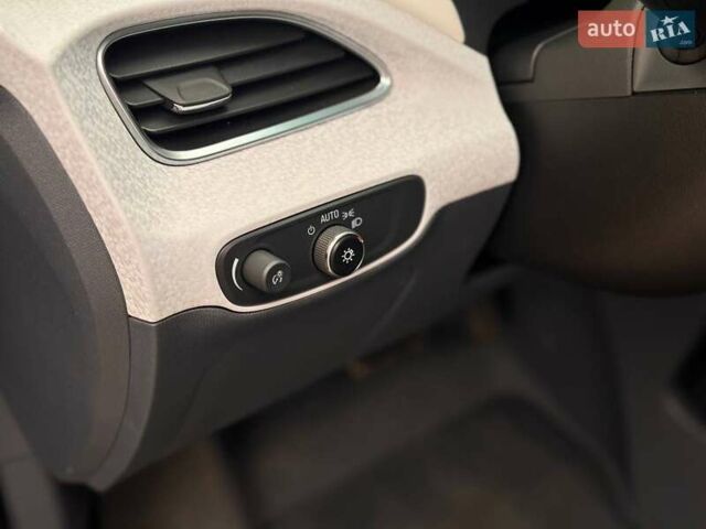 Черный Шевроле Bolt EV, объемом двигателя 0 л и пробегом 11 тыс. км за 17800 $, фото 26 на Automoto.ua