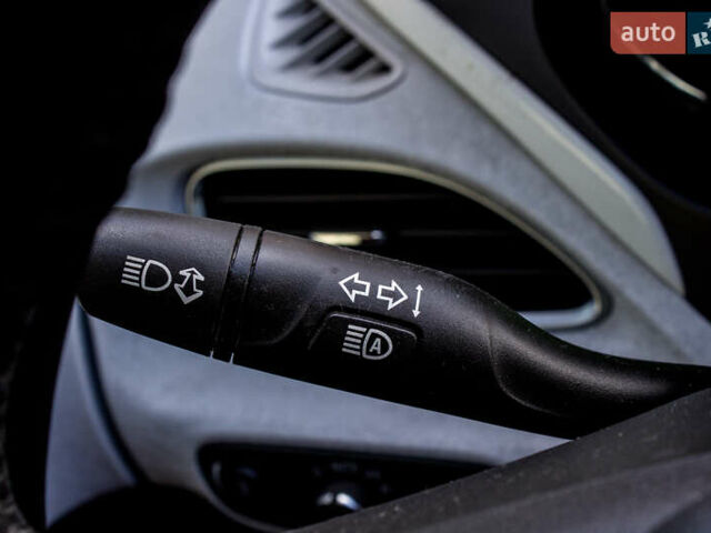 Черный Шевроле Bolt EV, объемом двигателя 0 л и пробегом 85 тыс. км за 17200 $, фото 42 на Automoto.ua