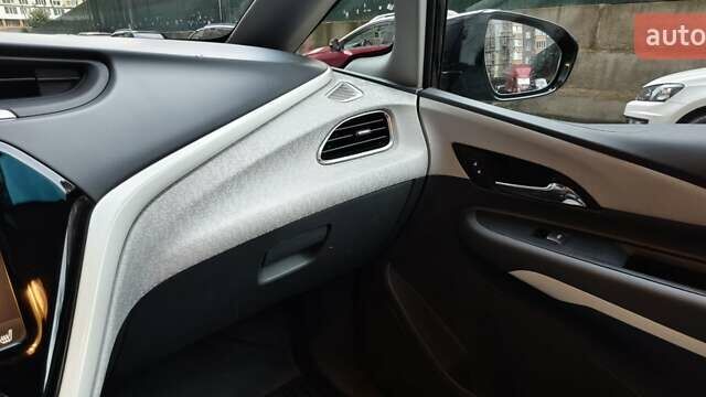 Черный Шевроле Bolt EV, объемом двигателя 0 л и пробегом 87 тыс. км за 14700 $, фото 28 на Automoto.ua