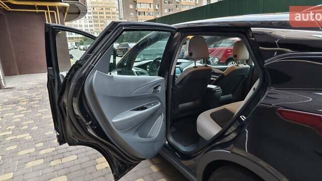 Черный Шевроле Bolt EV, объемом двигателя 0 л и пробегом 87 тыс. км за 14700 $, фото 18 на Automoto.ua