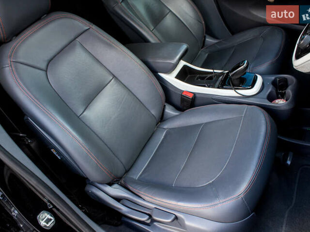 Черный Шевроле Bolt EV, объемом двигателя 0 л и пробегом 84 тыс. км за 18900 $, фото 40 на Automoto.ua