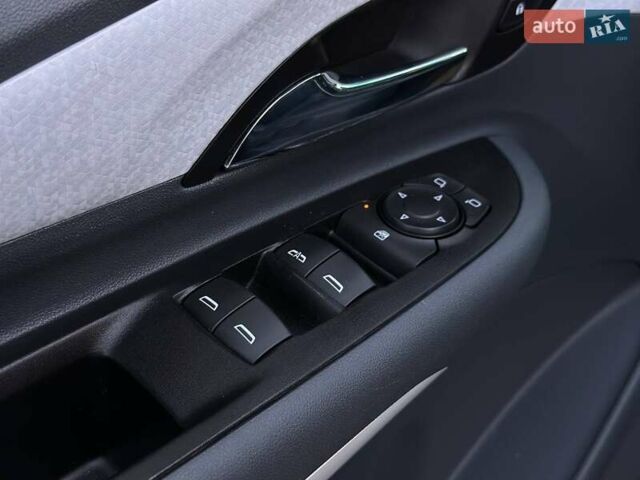 Черный Шевроле Bolt EV, объемом двигателя 0 л и пробегом 74 тыс. км за 16200 $, фото 14 на Automoto.ua