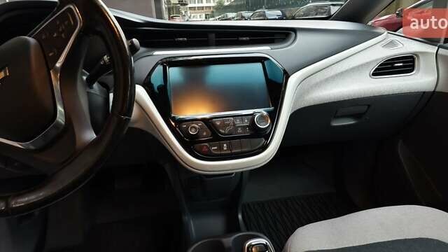 Черный Шевроле Bolt EV, объемом двигателя 0 л и пробегом 87 тыс. км за 14700 $, фото 25 на Automoto.ua