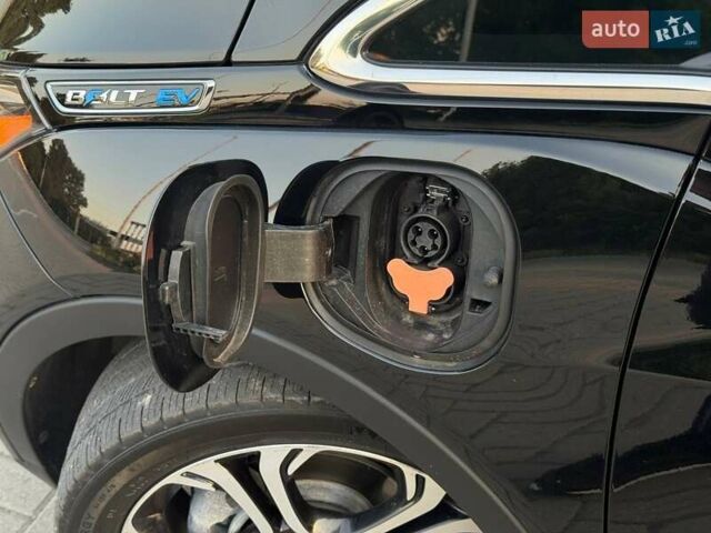 Черный Шевроле Bolt EV, объемом двигателя 0 л и пробегом 74 тыс. км за 16200 $, фото 15 на Automoto.ua