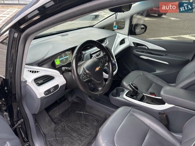 Черный Шевроле Bolt EV, объемом двигателя 0 л и пробегом 53 тыс. км за 16700 $, фото 30 на Automoto.ua