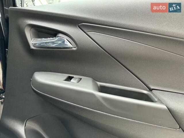 Черный Шевроле Bolt EV, объемом двигателя 0 л и пробегом 18 тыс. км за 18500 $, фото 24 на Automoto.ua