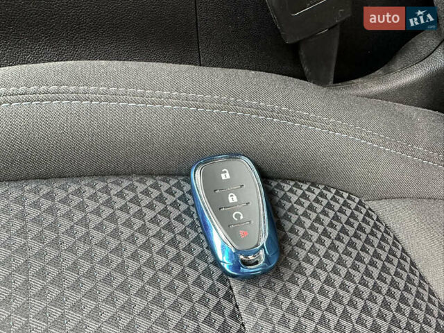 Черный Шевроле Bolt EV, объемом двигателя 0 л и пробегом 18 тыс. км за 18500 $, фото 27 на Automoto.ua