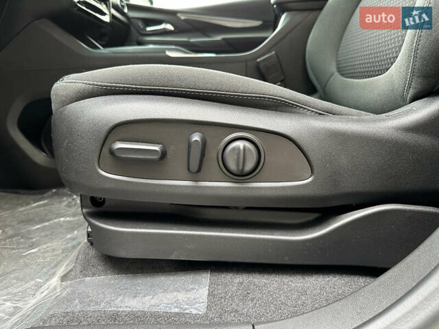 Черный Шевроле Bolt EV, объемом двигателя 0 л и пробегом 18 тыс. км за 18500 $, фото 9 на Automoto.ua