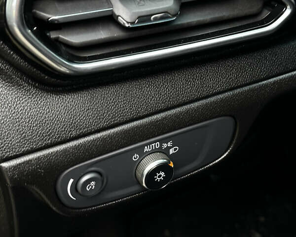 Черный Шевроле Bolt EV, объемом двигателя 0 л и пробегом 110 тыс. км за 16500 $, фото 8 на Automoto.ua