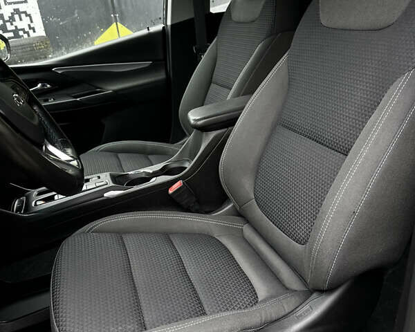 Черный Шевроле Bolt EV, объемом двигателя 0 л и пробегом 110 тыс. км за 16500 $, фото 6 на Automoto.ua