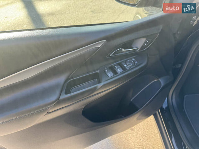 Черный Шевроле Bolt EV, объемом двигателя 0 л и пробегом 101 тыс. км за 17400 $, фото 9 на Automoto.ua