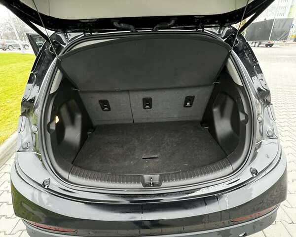 Черный Шевроле Bolt EV, объемом двигателя 0 л и пробегом 82 тыс. км за 17999 $, фото 13 на Automoto.ua