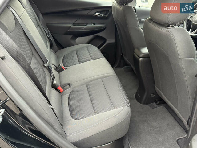 Черный Шевроле Bolt EV, объемом двигателя 0 л и пробегом 49 тыс. км за 18500 $, фото 7 на Automoto.ua