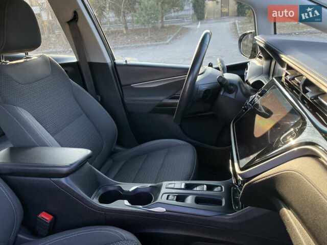 Черный Шевроле Bolt EV, объемом двигателя 0 л и пробегом 45 тыс. км за 18999 $, фото 11 на Automoto.ua