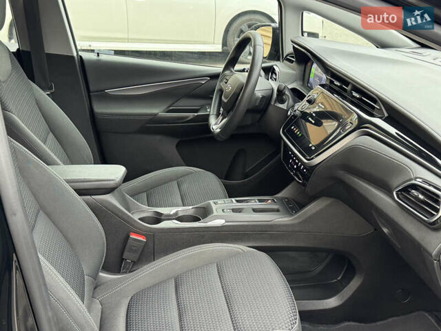 Черный Шевроле Bolt EV, объемом двигателя 0 л и пробегом 49 тыс. км за 18500 $, фото 1 на Automoto.ua
