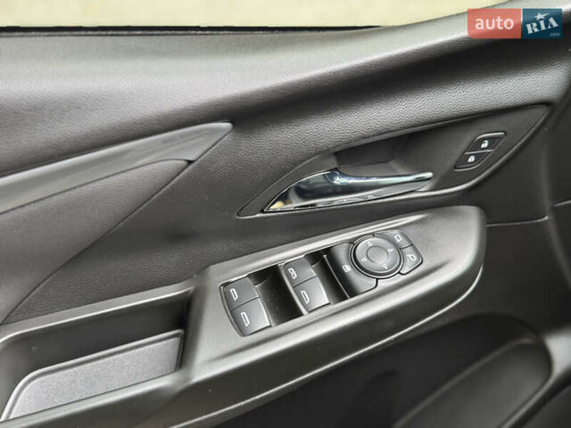 Черный Шевроле Bolt EV, объемом двигателя 0 л и пробегом 35 тыс. км за 17500 $, фото 6 на Automoto.ua