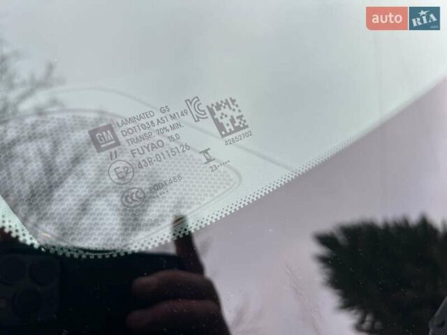 Черный Шевроле Bolt EV, объемом двигателя 0 л и пробегом 24 тыс. км за 16999 $, фото 38 на Automoto.ua