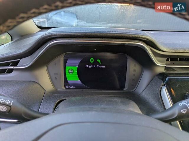 Черный Шевроле Bolt EV, объемом двигателя 0 л и пробегом 67 тыс. км за 17500 $, фото 7 на Automoto.ua