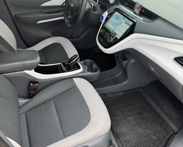 Коричневый Шевроле Bolt EV, объемом двигателя 0 л и пробегом 98 тыс. км за 15600 $, фото 4 на Automoto.ua