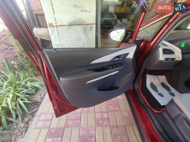 Красный Шевроле Bolt EV, объемом двигателя 0 л и пробегом 83 тыс. км за 13900 $, фото 11 на Automoto.ua