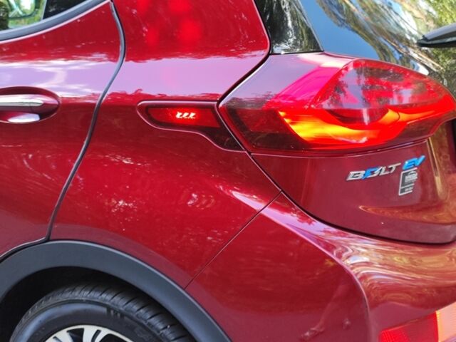Червоний Шевроле Bolt EV, об'ємом двигуна 0 л та пробігом 101 тис. км за 15200 $, фото 25 на Automoto.ua