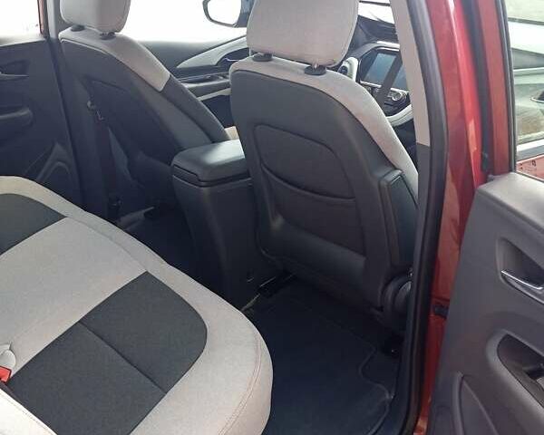Красный Шевроле Bolt EV, объемом двигателя 0 л и пробегом 67 тыс. км за 14550 $, фото 31 на Automoto.ua