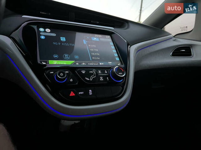 Красный Шевроле Bolt EV, объемом двигателя 0 л и пробегом 155 тыс. км за 14499 $, фото 28 на Automoto.ua