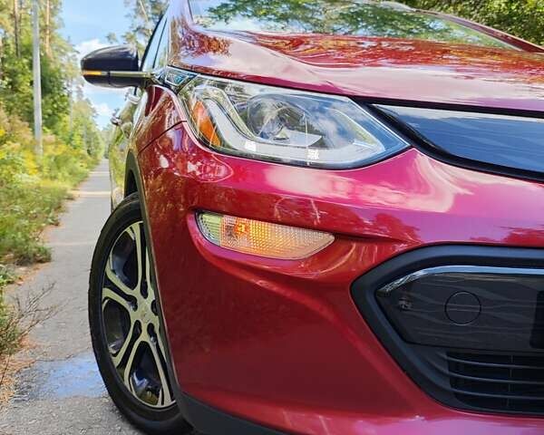 Красный Шевроле Bolt EV, объемом двигателя 0 л и пробегом 101 тыс. км за 18700 $, фото 4 на Automoto.ua