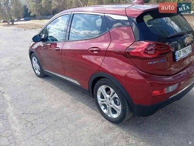 Красный Шевроле Bolt EV, объемом двигателя 0 л и пробегом 68 тыс. км за 15250 $, фото 10 на Automoto.ua