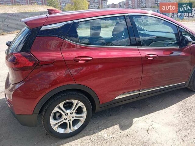 Красный Шевроле Bolt EV, объемом двигателя 0 л и пробегом 68 тыс. км за 15250 $, фото 5 на Automoto.ua