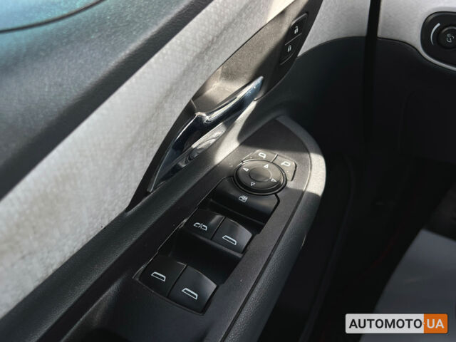 Красный Шевроле Bolt EV, объемом двигателя 60 л и пробегом 143 тыс. км за 15700 $, фото 18 на Automoto.ua