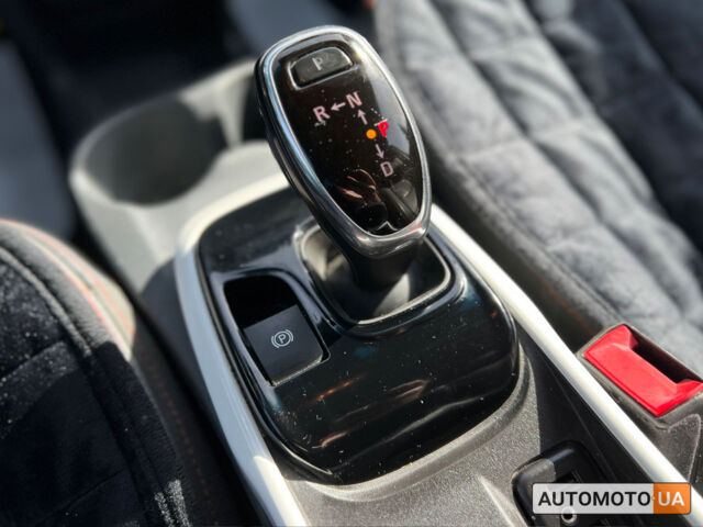 Красный Шевроле Bolt EV, объемом двигателя 60 л и пробегом 143 тыс. км за 15700 $, фото 13 на Automoto.ua