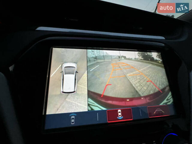 Красный Шевроле Bolt EV, объемом двигателя 0 л и пробегом 155 тыс. км за 14499 $, фото 34 на Automoto.ua