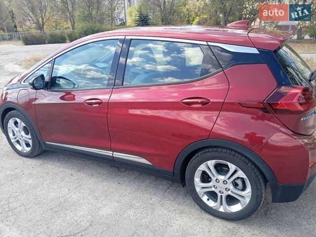 Красный Шевроле Bolt EV, объемом двигателя 0 л и пробегом 67 тыс. км за 14550 $, фото 2 на Automoto.ua