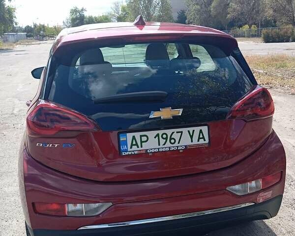 Красный Шевроле Bolt EV, объемом двигателя 0 л и пробегом 67 тыс. км за 14550 $, фото 4 на Automoto.ua