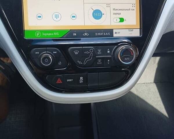 Красный Шевроле Bolt EV, объемом двигателя 0 л и пробегом 68 тыс. км за 15250 $, фото 14 на Automoto.ua